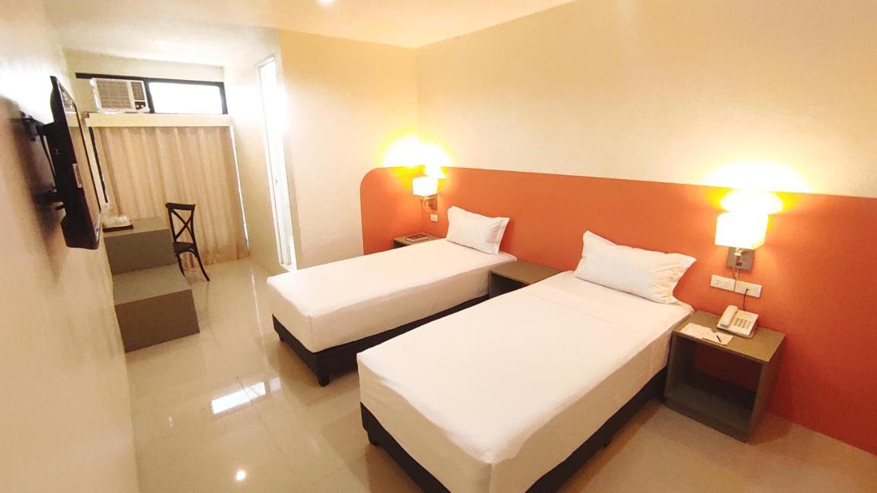 Travelbee Airport Inn Lapu-Lapu City Exterior foto