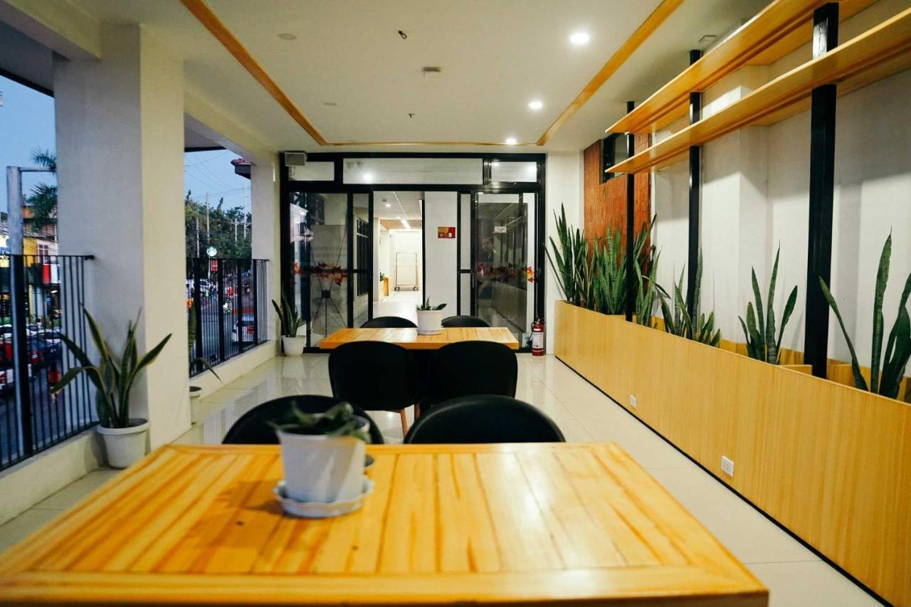 Travelbee Airport Inn Lapu-Lapu City Exterior foto