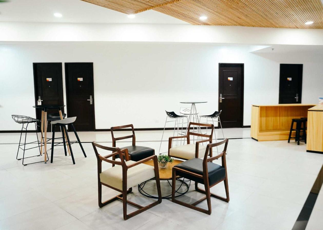 Travelbee Airport Inn Lapu-Lapu City Exterior foto